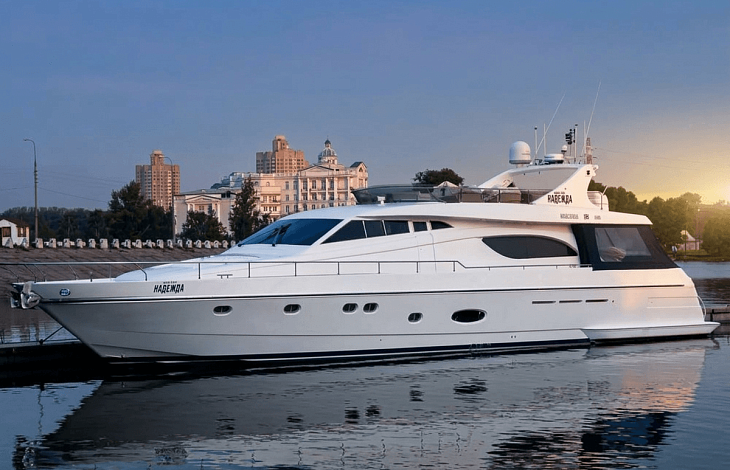 Яхта Ферретти (Ferretti 72) аренда в Москве – цены на официальном сайте